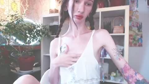 Snapshot of vampire_valentine chatting on 08/02/26, 10:19 Mollyy Valentine online show from 08/02/26, 10:19