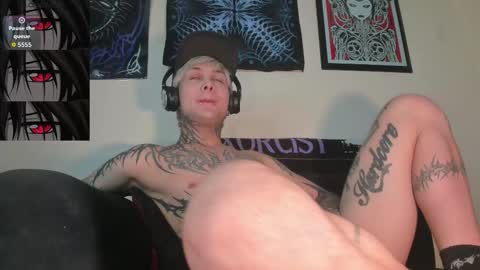 david guzman i model independenthelp me with a thumbs up online show from 11/18/25, 01:55