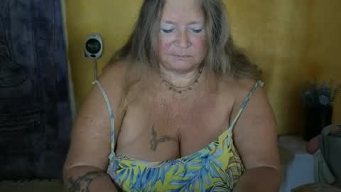 vampwoman online show from 06/25/26, 07:57