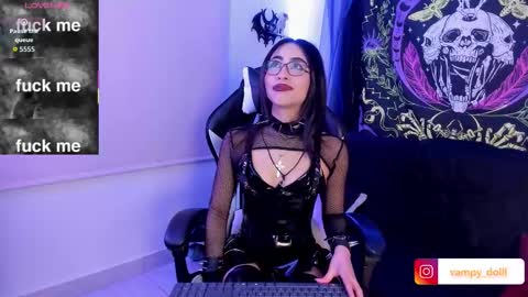 Snapshot of vampy_dolll chatting on 10/29/25, 07:43 vampy_dolll online show from 10/29/25, 07:43