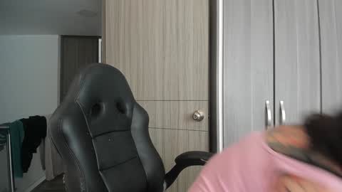 vanessa online show from 11/24/25, 01:55