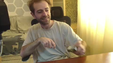 Emy online show from 11/07/25, 11:21