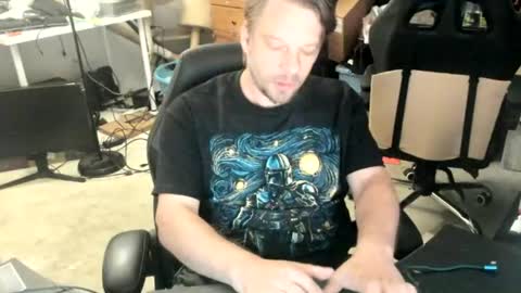 Snapshot of vandonh chatting on 06/30/26, 06:25 vandonh online show from 06/30/26, 06:25