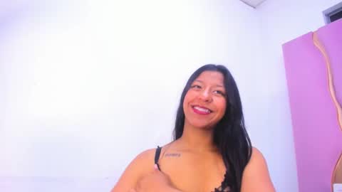 Snapshot of vanelin18 chatting on 11/18/25, 09:08 Vane online show from 11/18/25, 09:08