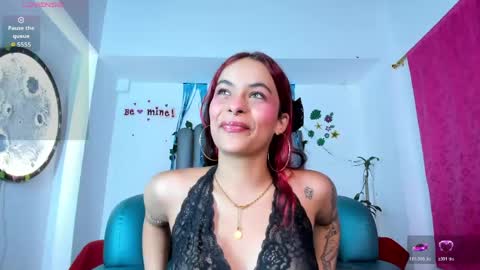 Snapshot of vaneloppe_23 chatting on 05/14/26, 04:08 vaneloppe_23 online show from 05/14/26, 04:08