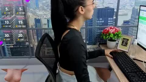 Snapshot of vanesa_19_ chatting on 09/16/25, 01:12 VANESA online show from 09/16/25, 01:12