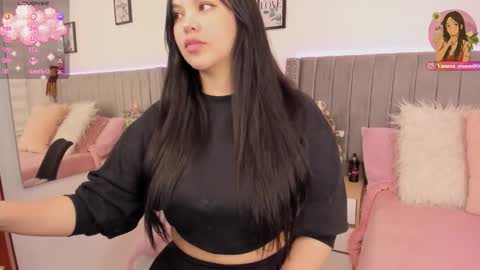 Snapshot of vanesa_moon_ chatting on 03/21/26, 01:32 vanesa_moon_ online show from 03/21/26, 01:32