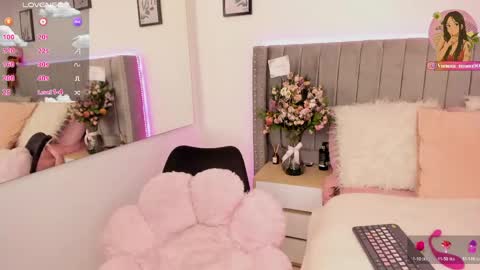Snapshot of vanesa_moon_ chatting on 04/21/26, 01:42 vanesa_moon_ online show from 04/21/26, 01:42