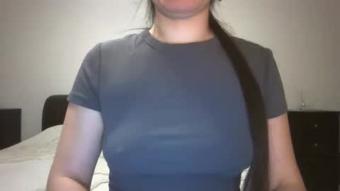 Snapshot of vanesajewel chatting on 03/12/25, 06:33 VanesaJewel online show from 03/12/25, 06:33