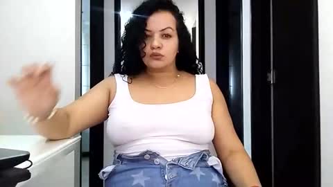 vanessa and samantha online show from 05/03/26, 04:24