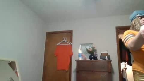 Snapshot of vanessa3211 chatting on 01/15/26, 07:02 greeneyebandit online show from 01/15/26, 07:02
