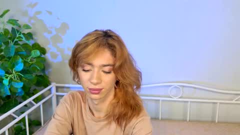 Snapshot of vanessa__ray chatting on 10/19/25, 03:45 Vanessa online show from 10/19/25, 03:45