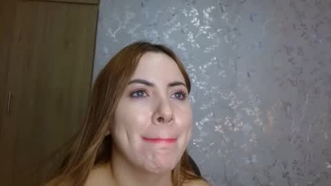 Snapshot of vanessa_bonesmith chatting on 03/03/25, 07:43 Vanessa online show from 03/03/25, 07:43
