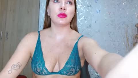 Snapshot of vanessa_bonesmith chatting on 03/07/25, 01:42 Vanessa online show from 03/07/25, 01:42