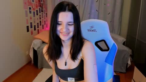 Snapshot of vanessa_brills chatting on 12/14/24, 12:55 Vanessa online show from 12/14/24, 12:55