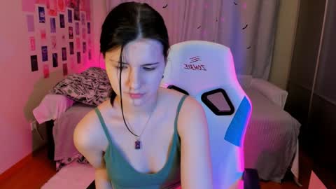 Snapshot of vanessa_brills chatting on 01/08/25, 12:38 Vanessa online show from 01/08/25, 12:38