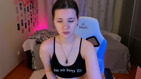 Snapshot of vanessa_brills chatting on 02/04/25, 12:51 Vanessa online show from 02/04/25, 12:51