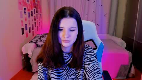 Snapshot of vanessa_brills chatting on 02/08/25, 04:25 Vanessa online show from 02/08/25, 04:25