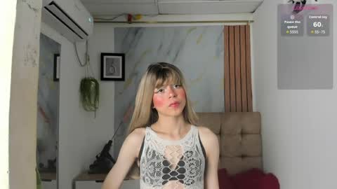 Snapshot of vanessa_jenner chatting on 04/21/26, 02:04 vanessa_jenner online show from 04/21/26, 02:04