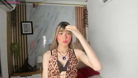 Snapshot of vanessa_jenner chatting on 05/14/26, 01:45 vanessa_jenner online show from 05/14/26, 01:45