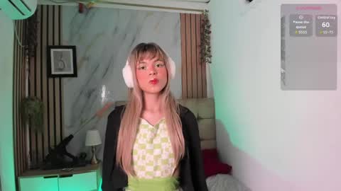 Snapshot of vanessa_jenner chatting on 06/12/26, 09:14 vanessa_jenner online show from 06/12/26, 09:14