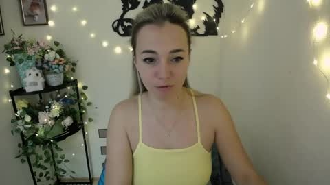 Snapshot of vanessa_joy_ chatting on 06/04/26, 09:48 Vanessa online show from 06/04/26, 09:48