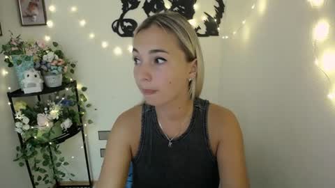 Snapshot of vanessa_joy_ chatting on 06/30/26, 07:42 Vanessa online show from 06/30/26, 07:42