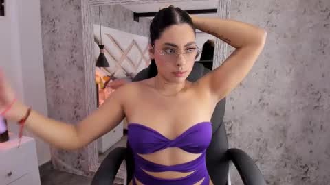 Vanessa  online show from 12/21/25, 07:10