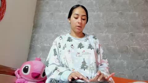 vanessaadol online show from 02/24/25, 08:06