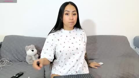 vanessaadol online show from 05/18/26, 10:10