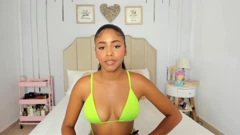 Snapshot of vanessabianchi chatting on 03/12/25, 04:51 Vanessa online show from 03/12/25, 04:51