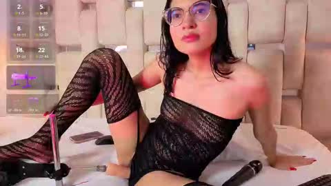 Snapshot of vanessaboch chatting on 11/30/25, 08:24 Vanessa online show from 11/30/25, 08:24