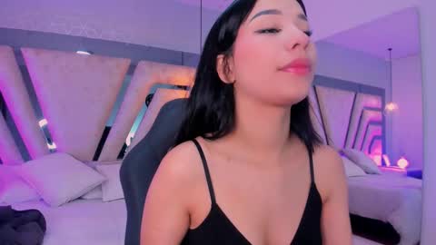 vanessaduval online show from 11/04/25, 03:49