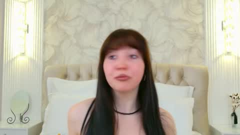 Snapshot of vanessafields chatting on 10/04/25, 03:32 Vanessa online show from 10/04/25, 03:32