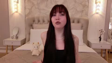 Snapshot of vanessafields chatting on 10/20/25, 03:23 Vanessa online show from 10/20/25, 03:23