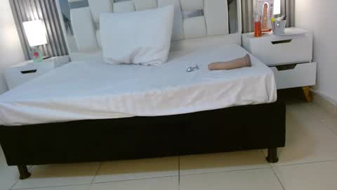 Vanessa Hard online show from 10/01/25, 08:59