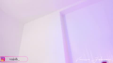 Snapshot of vanessajohnsonn chatting on 03/09/25, 03:11 vanessajohnsonn online show from 03/09/25, 03:11