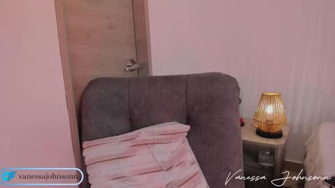 vanessajohnsonn online show from 11/20/25, 09:36