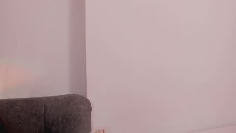 vanessajohnsonn online show from 04/29/26, 12:16