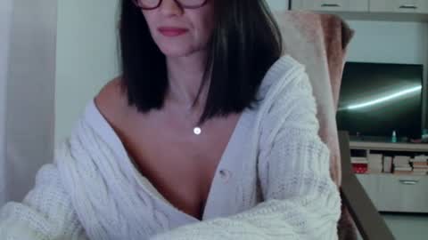 Vanessa online show from 10/03/25, 10:34