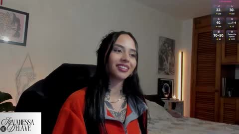 Snapshot of vanessart_ chatting on 10/30/25, 10:32 Vanessa online show from 10/30/25, 10:32