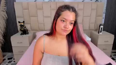 vanessascott_ online show from 06/21/26, 07:33