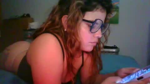 Snapshot of vanessashows chatting on 10/21/25, 08:42 vanessashows online show from 10/21/25, 08:42