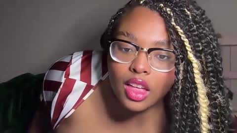 vanessaskyies online show from 05/29/26, 01:25