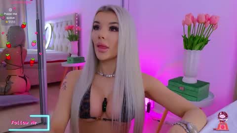 Snapshot of vanessavanne chatting on 05/06/26, 02:33 Vanessa online show from 05/06/26, 02:33