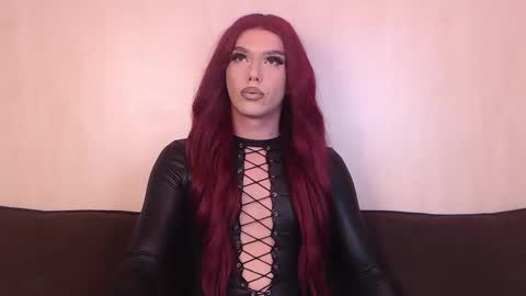 Snapshot of vanessaviperr chatting on 10/21/25, 08:42 Vanessa online show from 10/21/25, 08:42