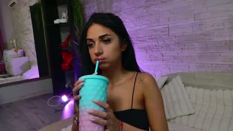 Snapshot of vanessavosss chatting on 05/23/26, 04:33 Vanessa online show from 05/23/26, 04:33