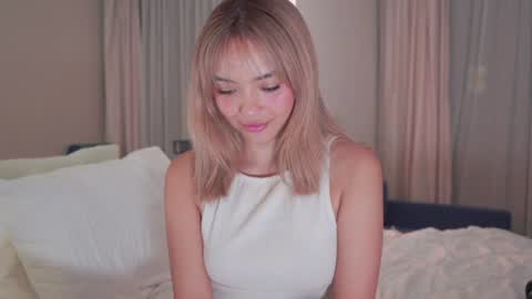 Snapshot of vanesse_ chatting on 07/27/26, 12:06 Irina online show from 07/27/26, 12:06