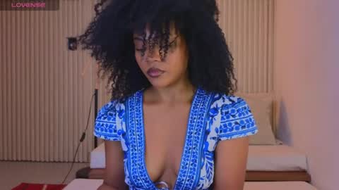 Snapshot of vanestrauss chatting on 04/27/26, 10:19 New account follow me online show from 04/27/26, 10:19