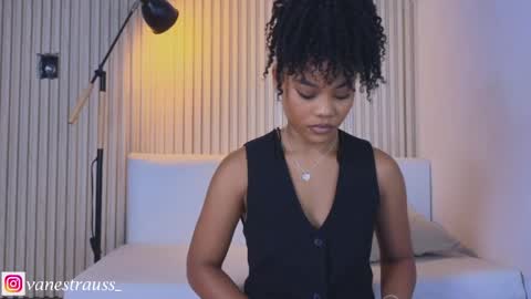 Snapshot of vanestrauss chatting on 06/04/26, 06:47 New account follow me online show from 06/04/26, 06:47